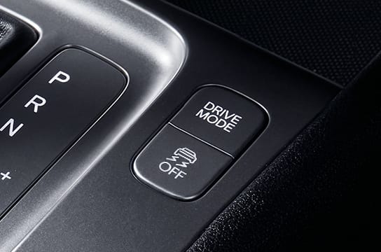 ช่องเก็บของด้านหลังพร้อมช่องชาร์จไฟแบบ USB